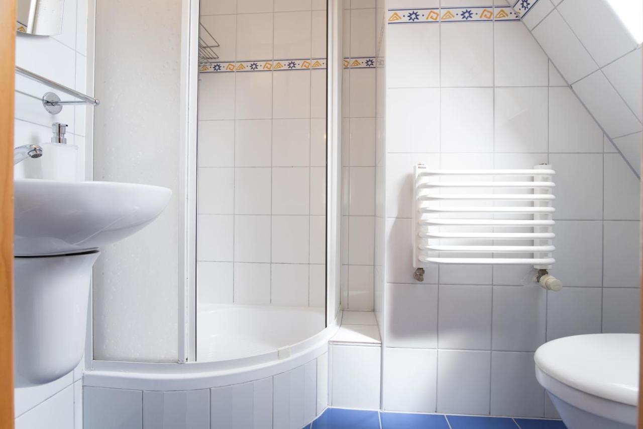 Ania Wynajem Pokoi Homestay *
