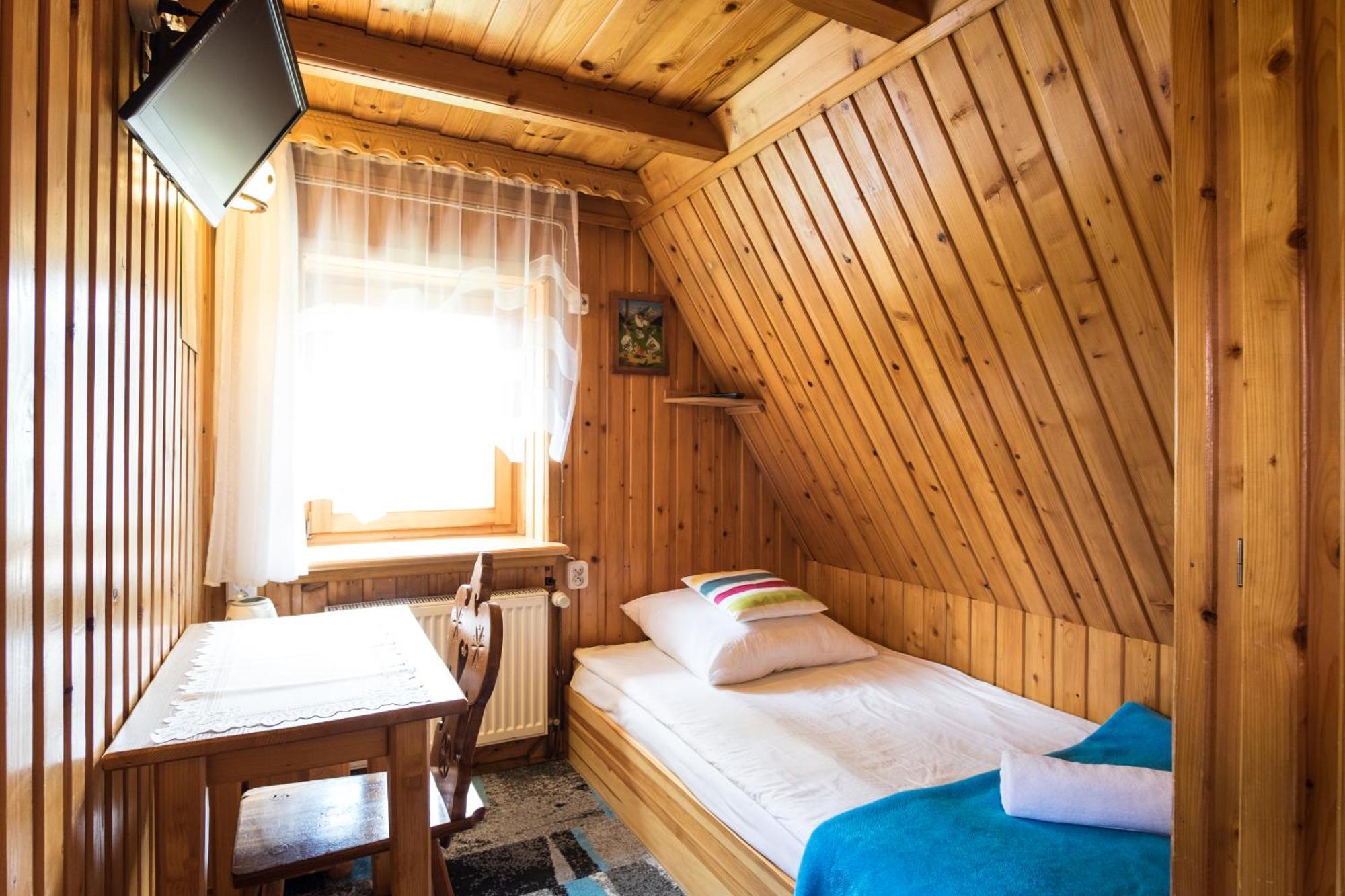 Ania Wynajem Pokoi Homestay *